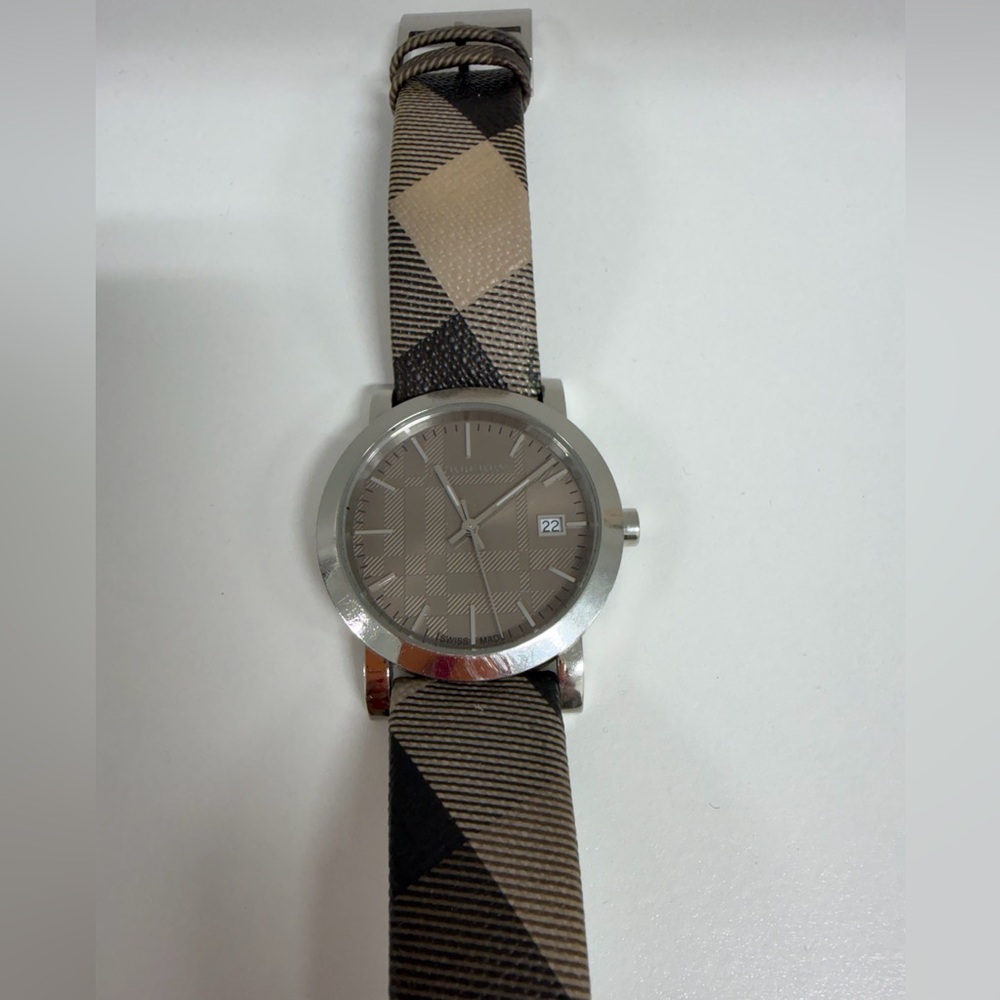 Authentic Burberry Classic Check Plaid Strap Watch Silver Tone Date Swiss Style - Picture 8 of 14